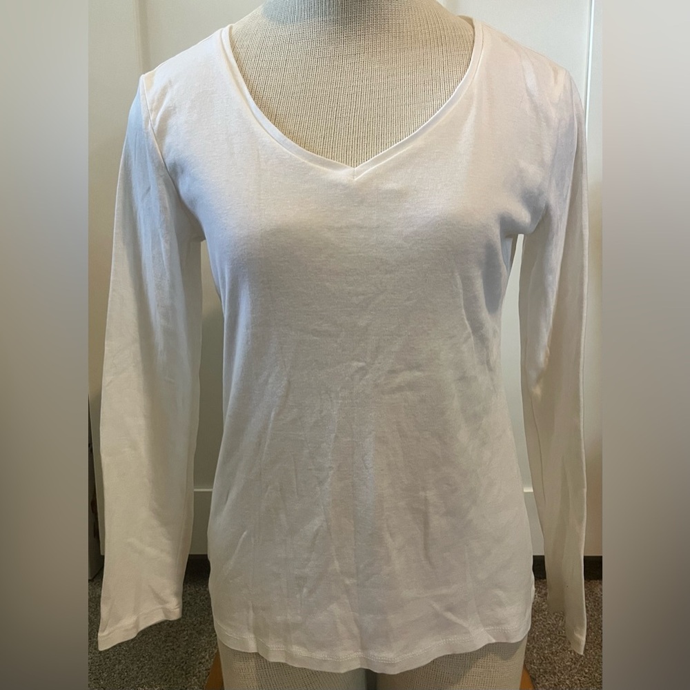 Ann Taylor White Long Sleeve V-Neck Tee